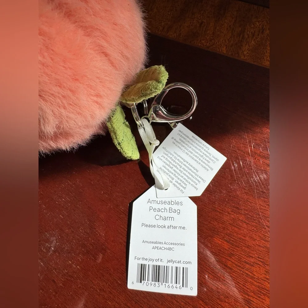 BNWT Jellycat Amuseables Peach Bag Charm - Picture 9 of 10